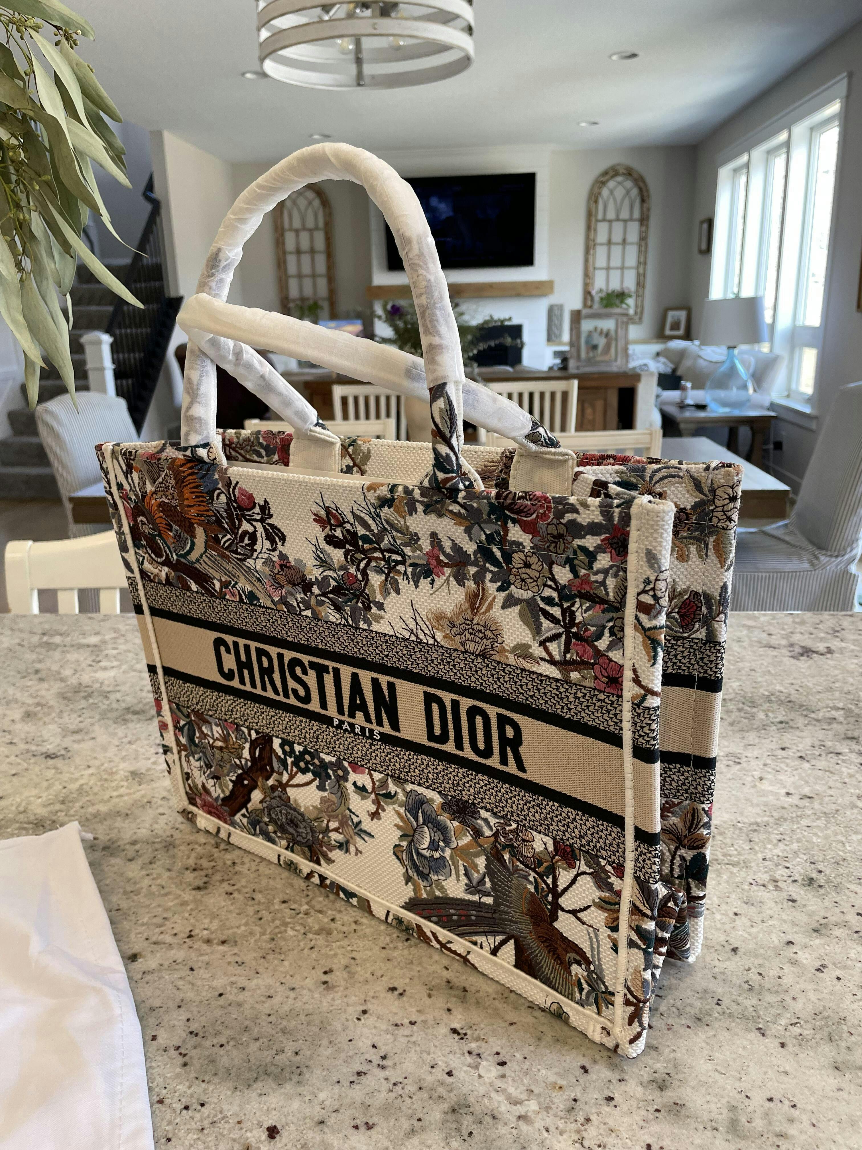 BOOK TOTE photo review
