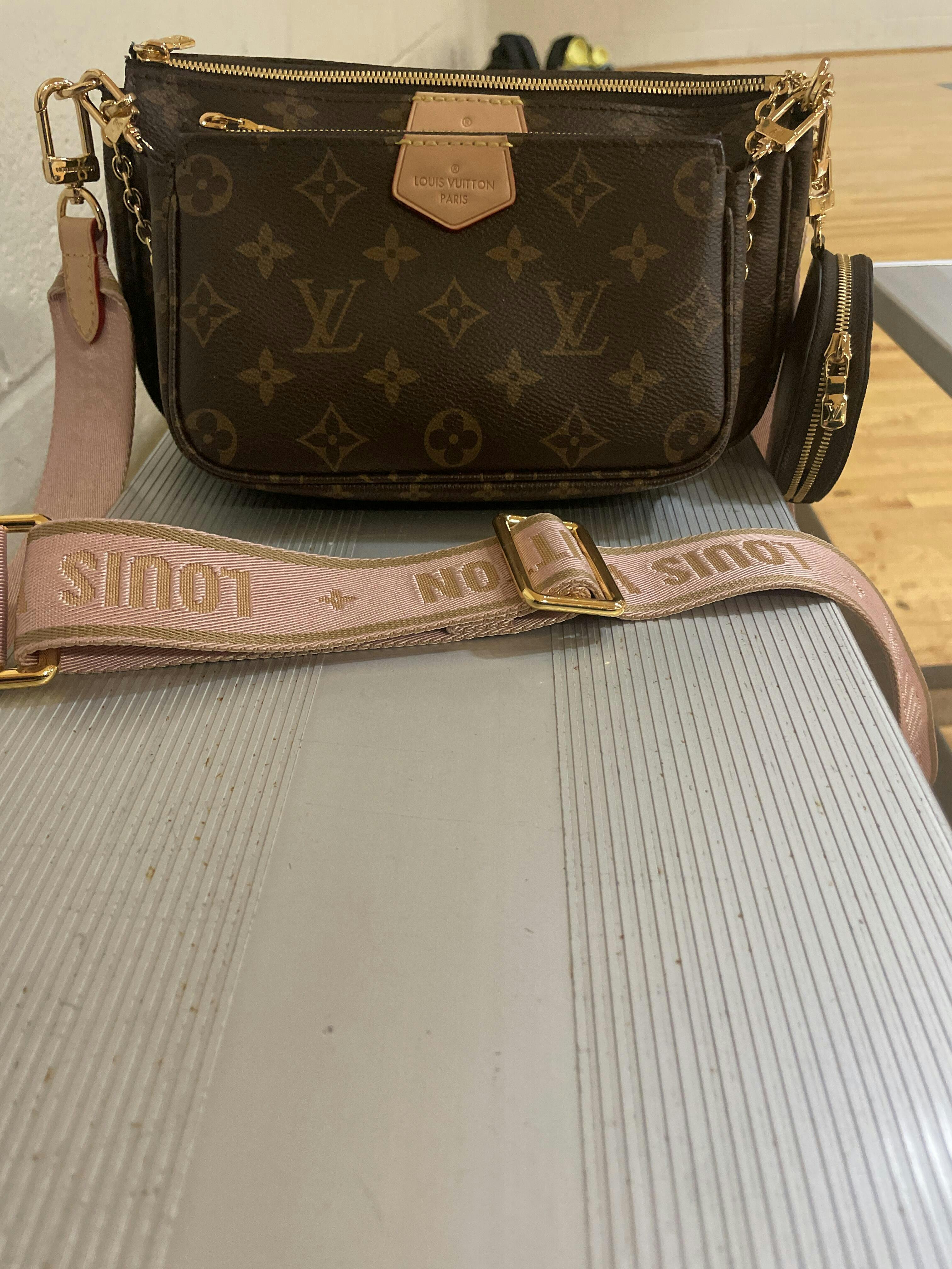 MULTI POCHETTE ACCESSOIRES M44813 photo review
