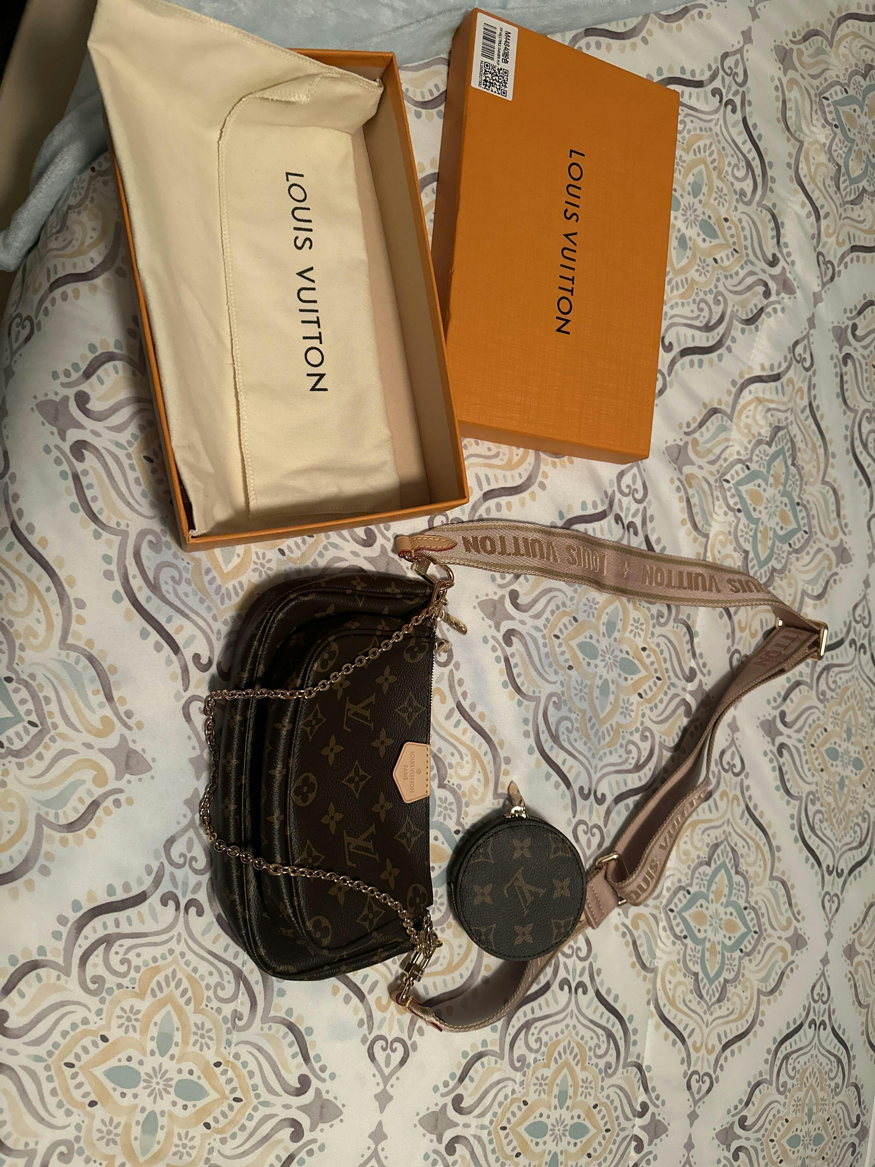 MULTI POCHETTE ACCESSOIRES M44813 photo review
