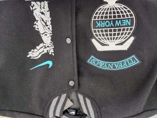 (국내배송) 나이키 X 티파니 바시티 자캣 (르브론,홀란드 착용)