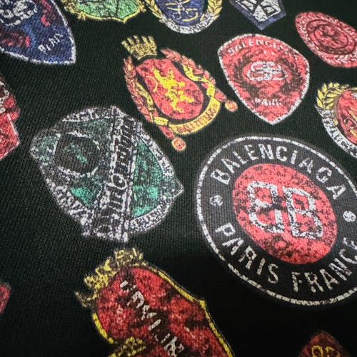 발렌시아가 스파이럴 크레스트 후드 티셔츠 페이디드 블랙