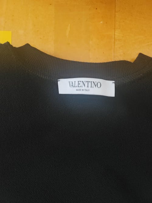 (국내배송) 발렌티노 VLTN 블랙로고 프린트 맨투맨