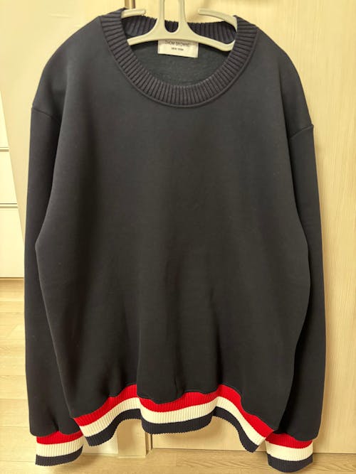 (국내배송, 당일출고) 톰브라운 삼선텝 라이닝 맨투맨 네이비