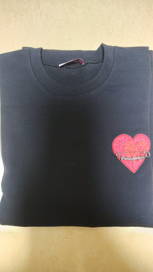 (국내배송) 팜엔젤스 Pin My Heart 스웻셔츠 ~2Color~