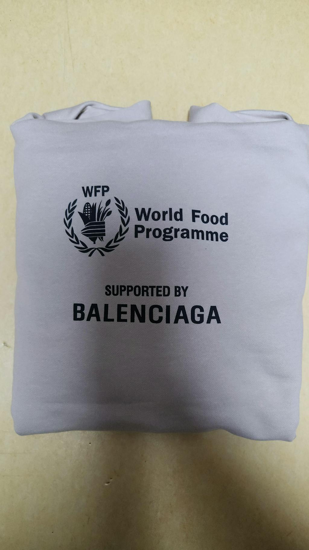 (국내배송, 당일출고) 발렌시아가 Wfp 미디엄 핏 후디