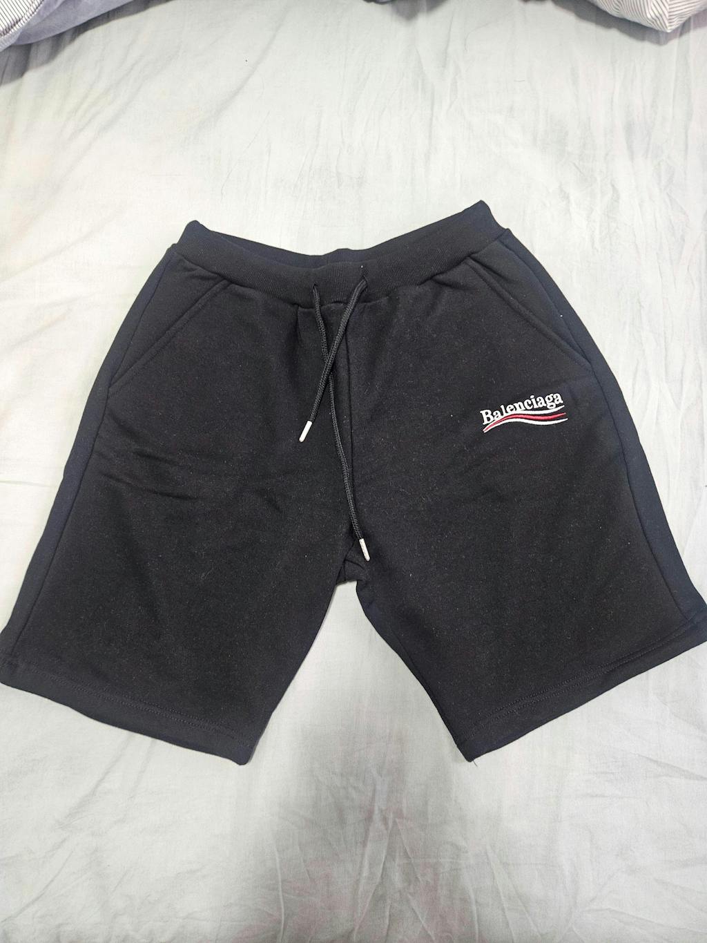 (국내배송, 당일출고) 발렌시아가 웨이브 로고 하프팬츠 ~2Color~