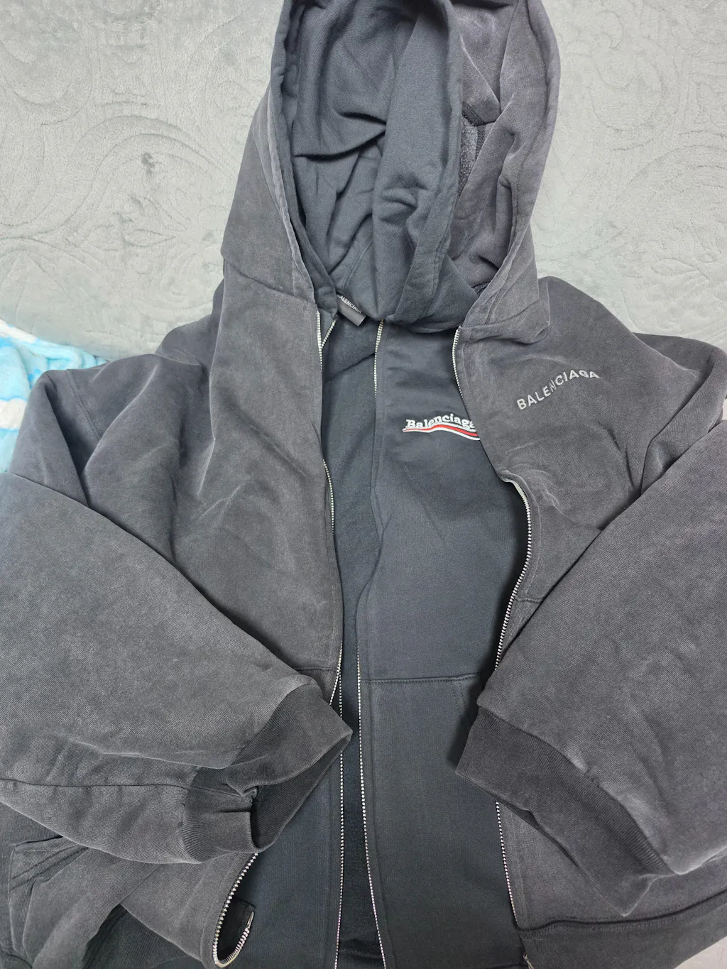 발렌시아가 레이어드 집업 후디 페이디드 블랙