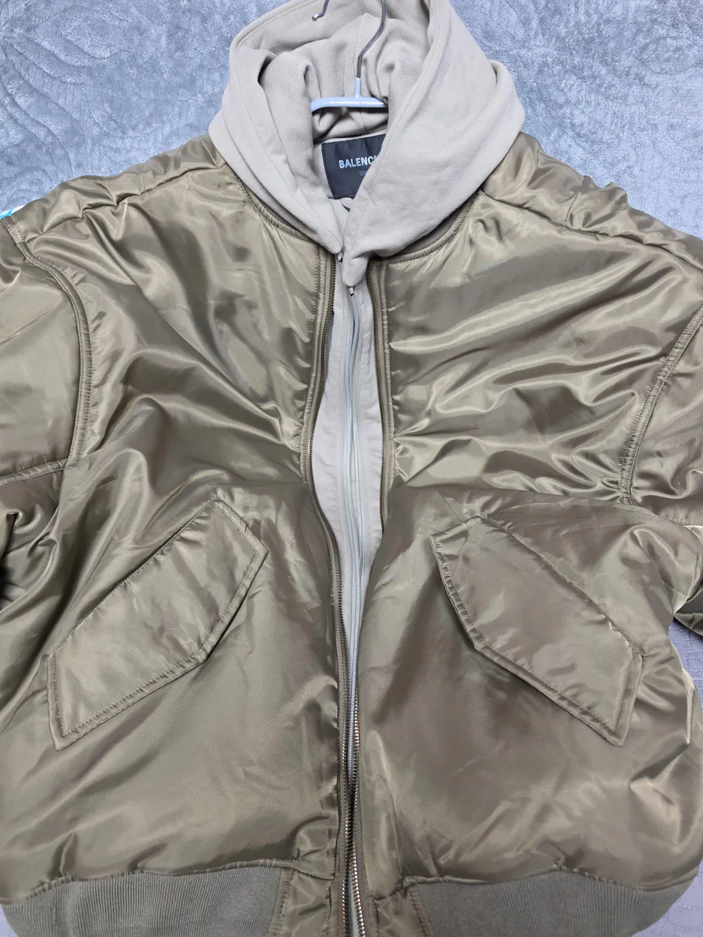 발렌시아가 파리 올 오바사이즈 봄버 다크 베이지