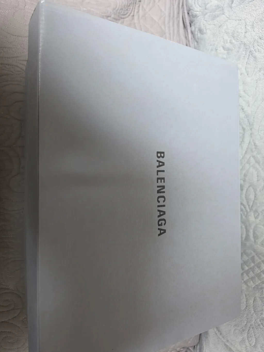 발렌시아가 먼데이 울트라 스니커즈 브라운