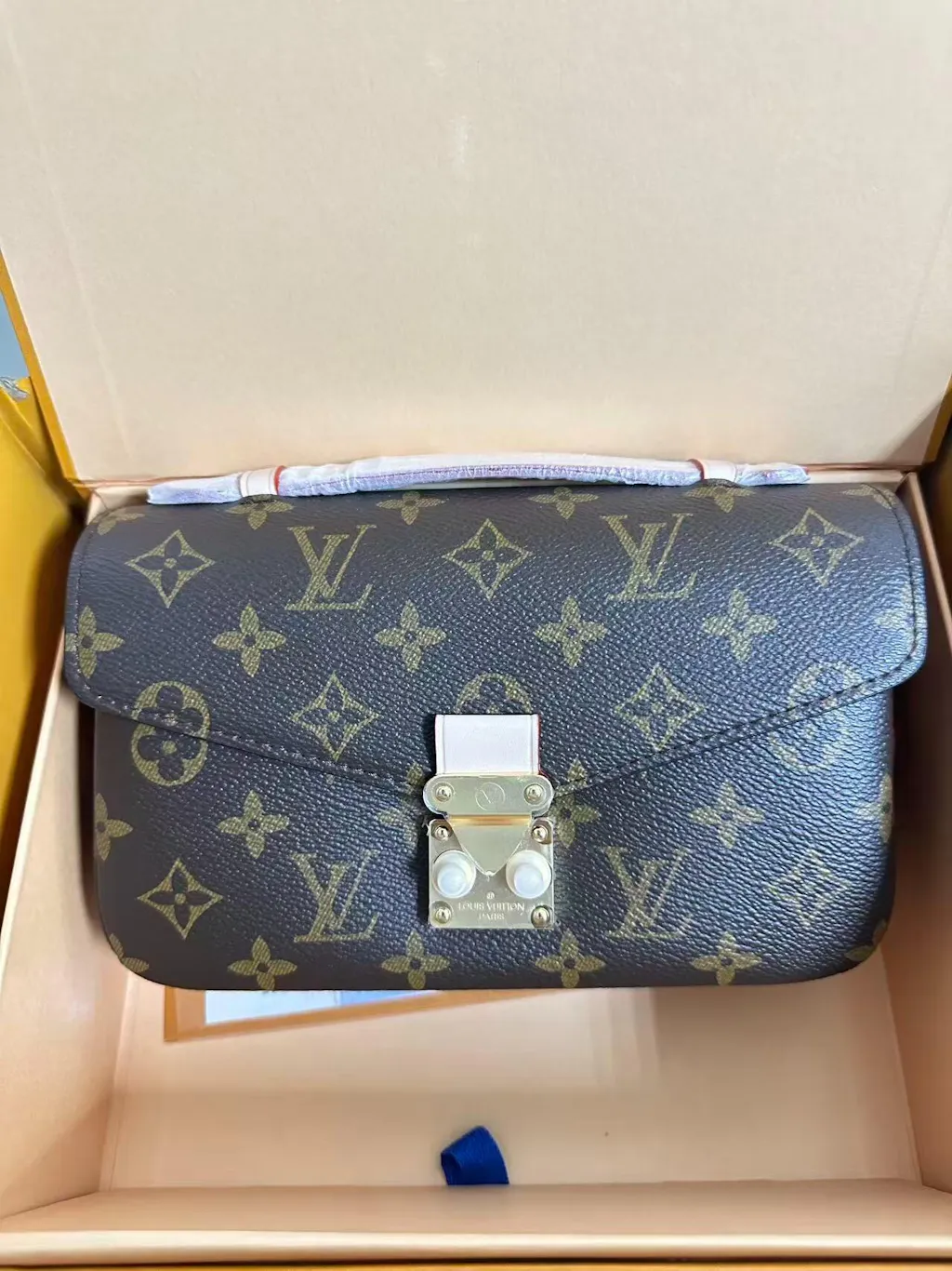 루이비통 포쉐트 메티스 이스트 웨스트 모노그램