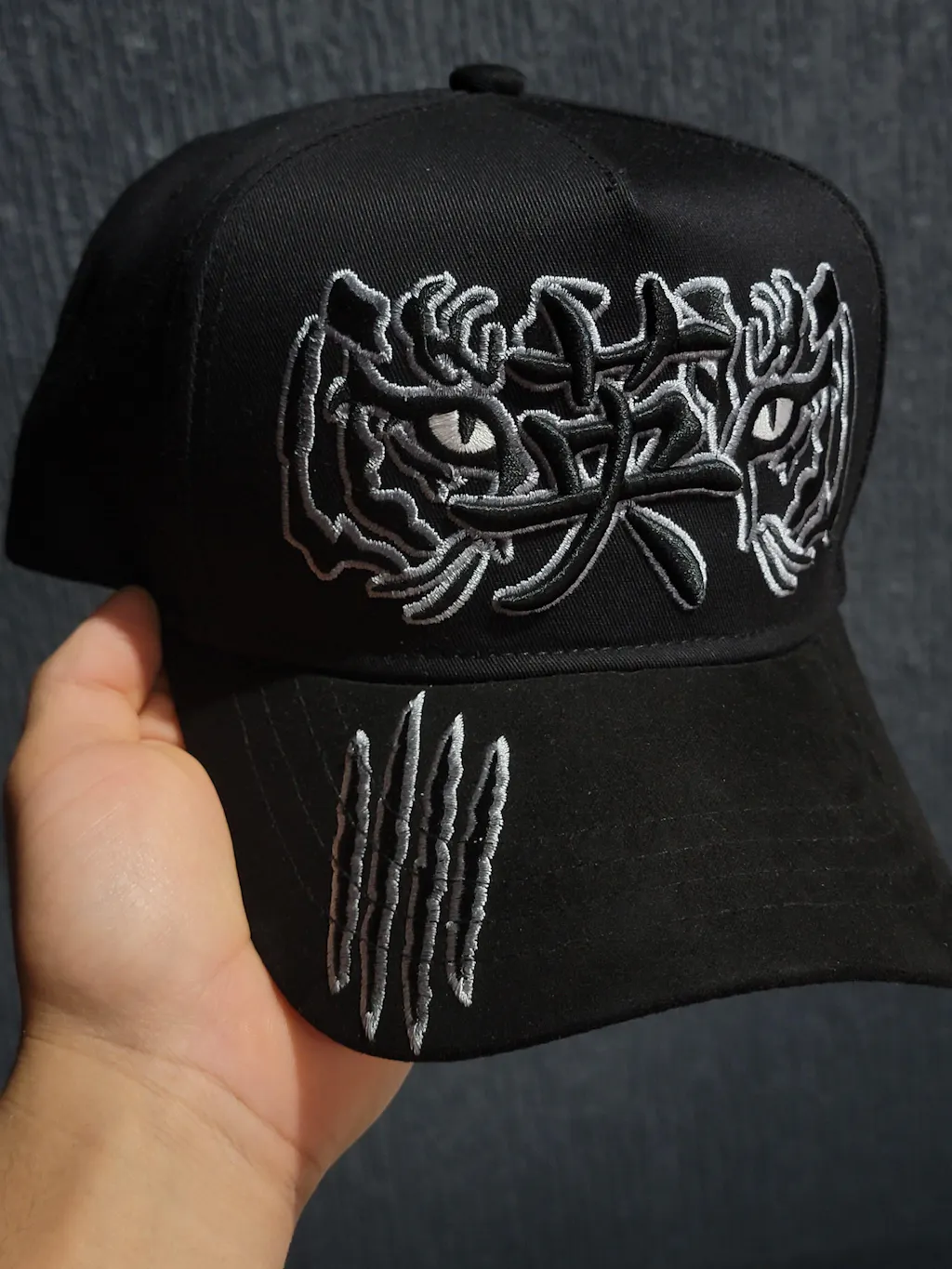 UNA RAYA MAS AL TIGRE BLACK