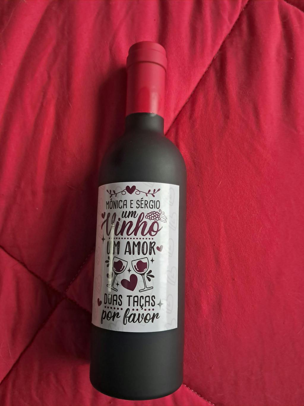 Kit de vinho "Um vinho, um amor, duas taças, por favor"