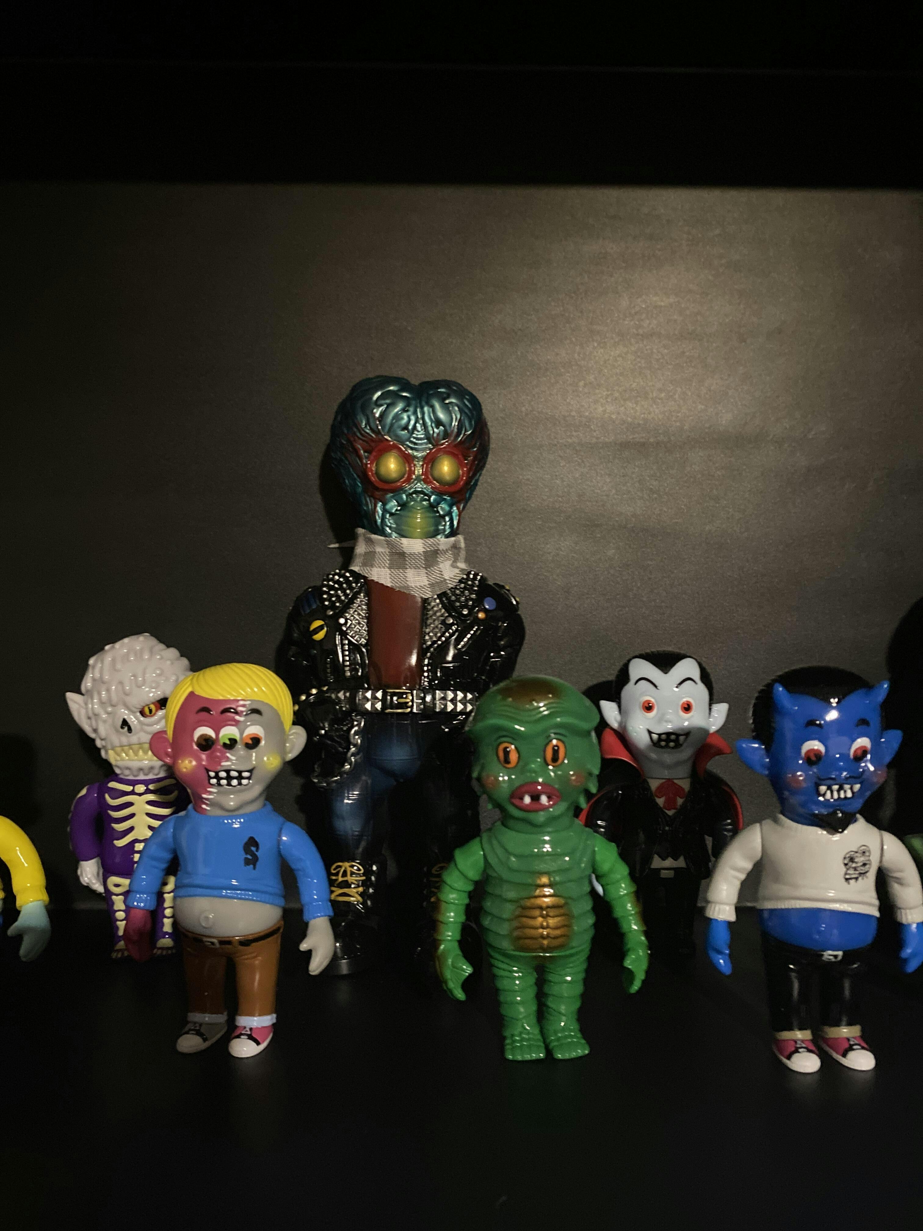 Headlock Knuckles Kustom Monster World Blind Box (Series 2