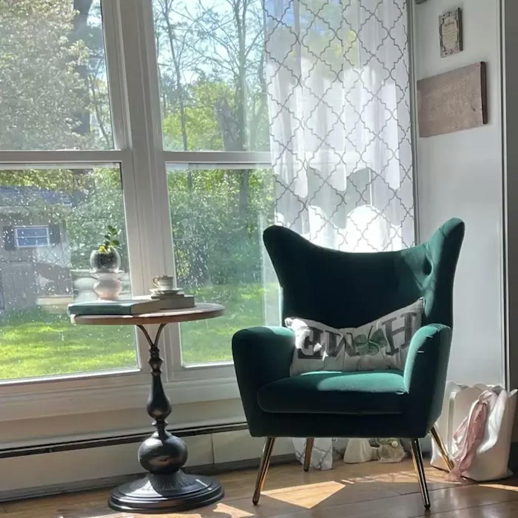 YUIlili Vintage Round End Table Living Room, Rusitc Side Table, Farmhouse Pedestal Table for Bedroom, Retro Wood Accent Tables for Home Decor, Patio Black #25002