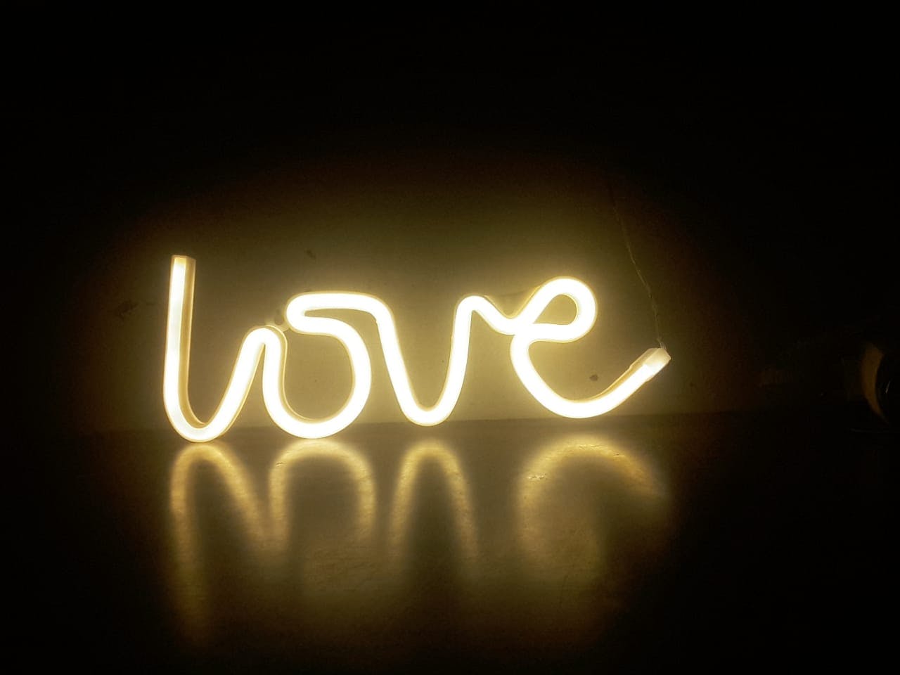 Neon Love Light– Bigsmall.in