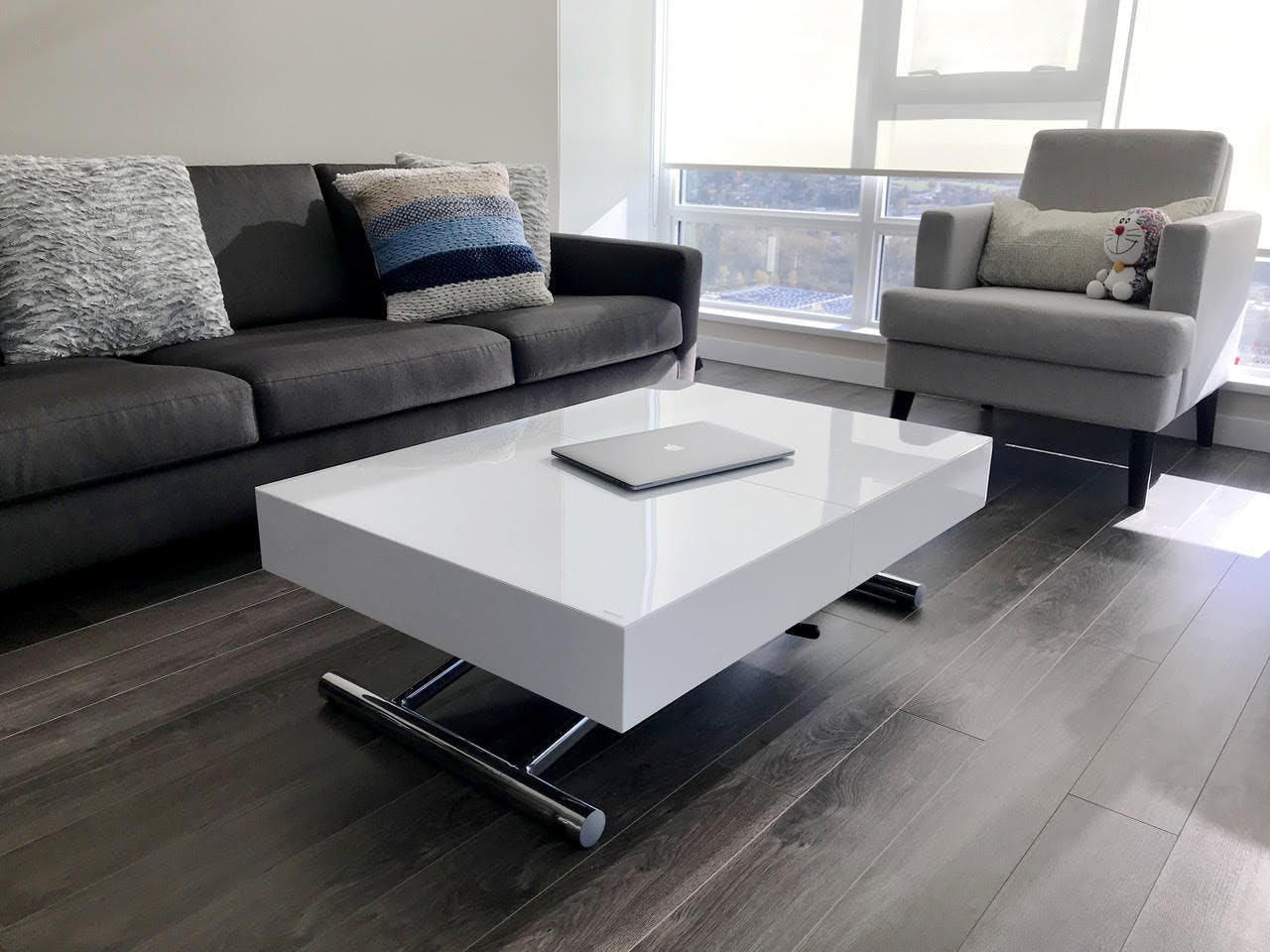 Compact Box Coffee Table That Changes To A Dinner Expand User Picture