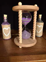 Heirloom Hourglass