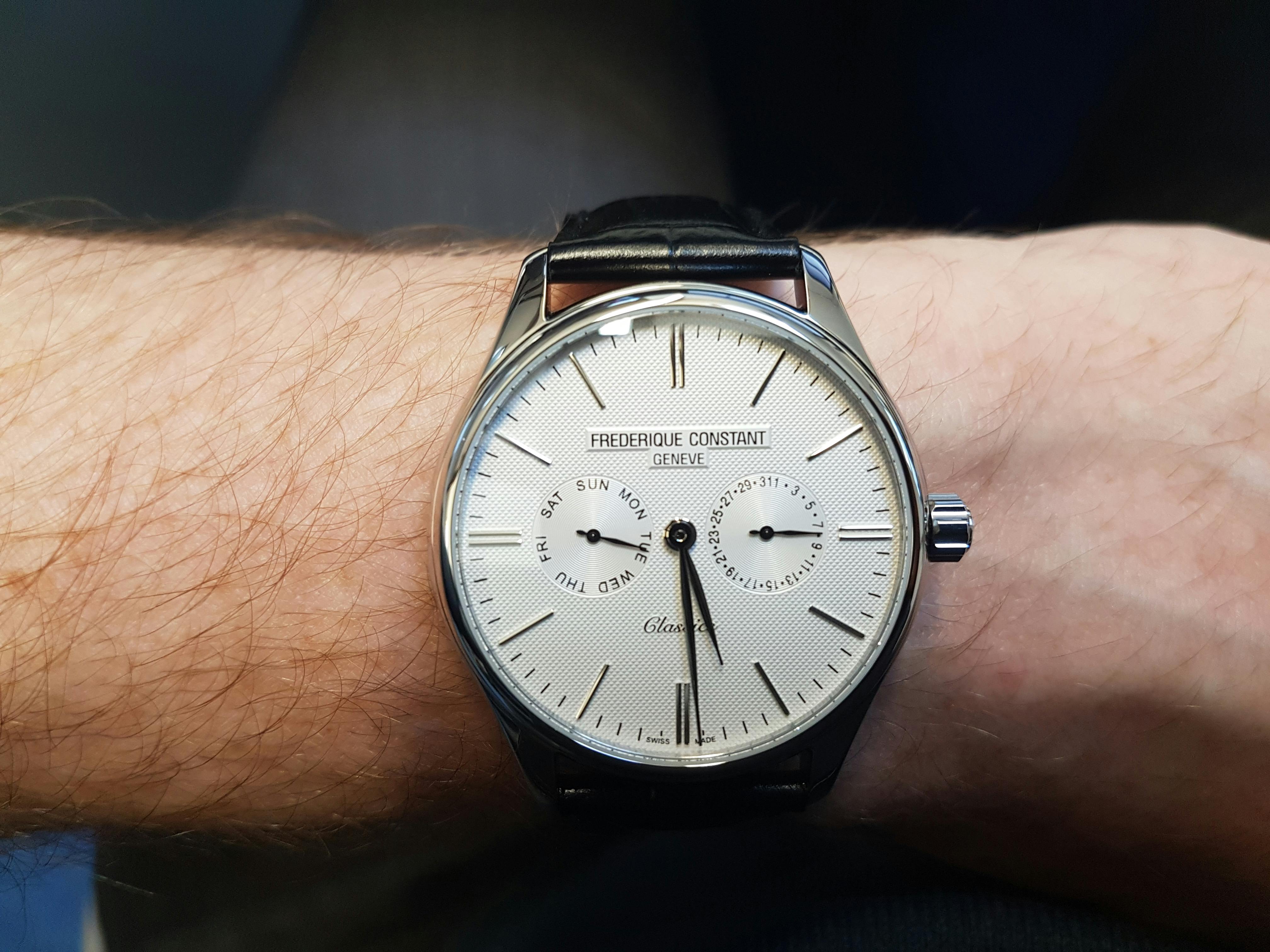 Frederique Constant Classics Quartz FC-259ST5B6 - SeriousWatches.com