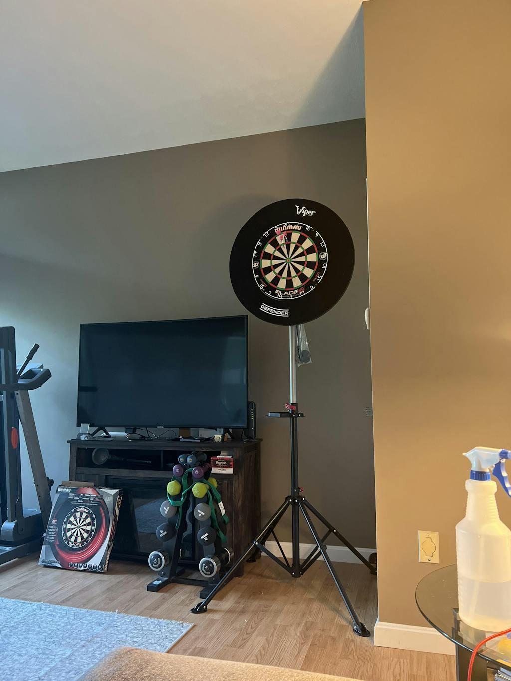 Winmau Xtreme Dartboard Stand 2