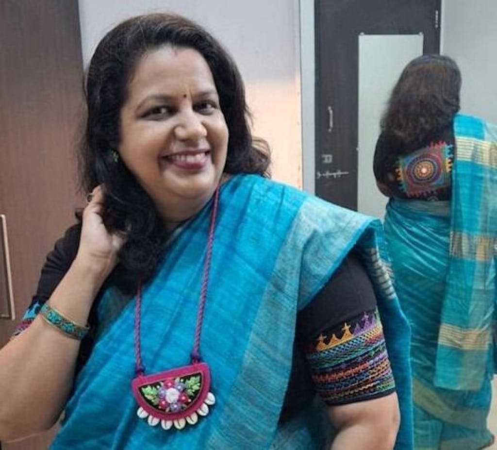 AURA : PURE COTTON EMBROIDERED BLOUSE