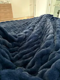 The Abrazo Plush Blanket - Sapphire