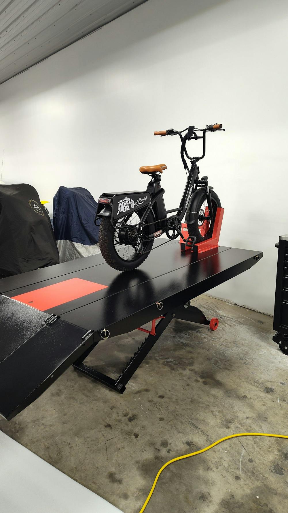 Black Widow ProLift Extra-Wide Pneumatic Motorcycle Lift Table - 1,500 lb. Capacity