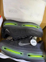 Nike Vomero Premium Black Volt
