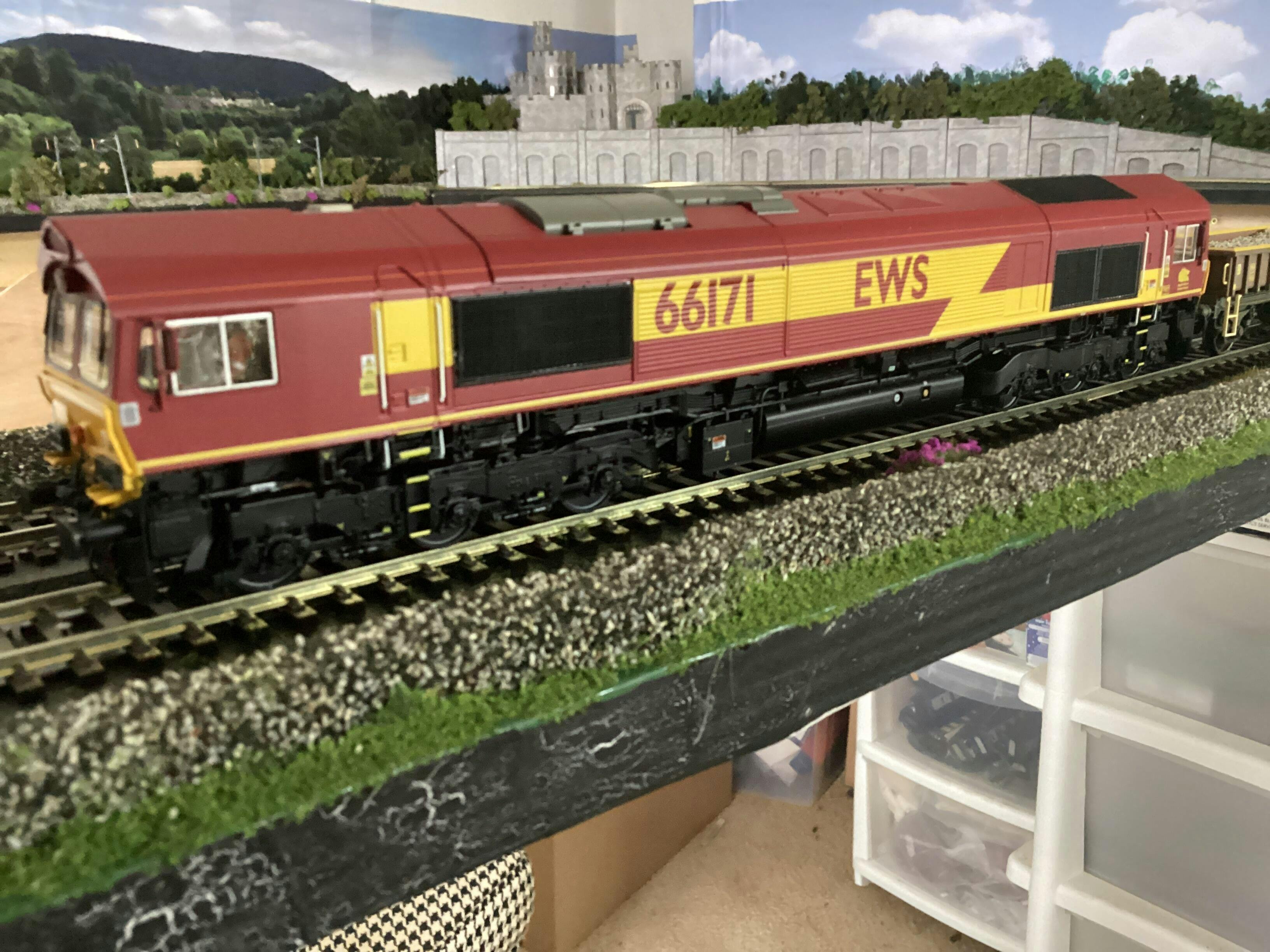 Class 66 - EWS Maroon - 66171 – Accurascale