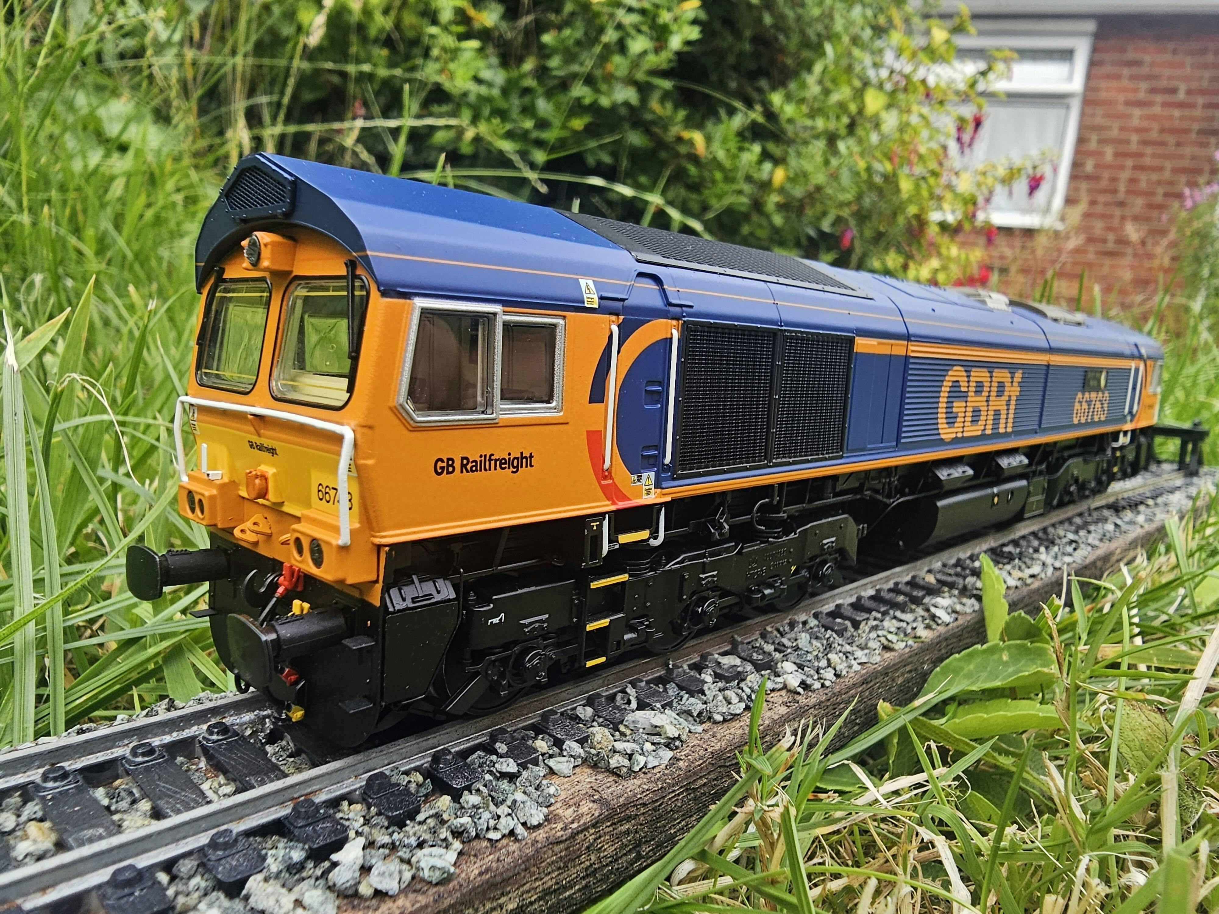 Class 66 - GBRF Blue/Orange - 66763 – Accurascale