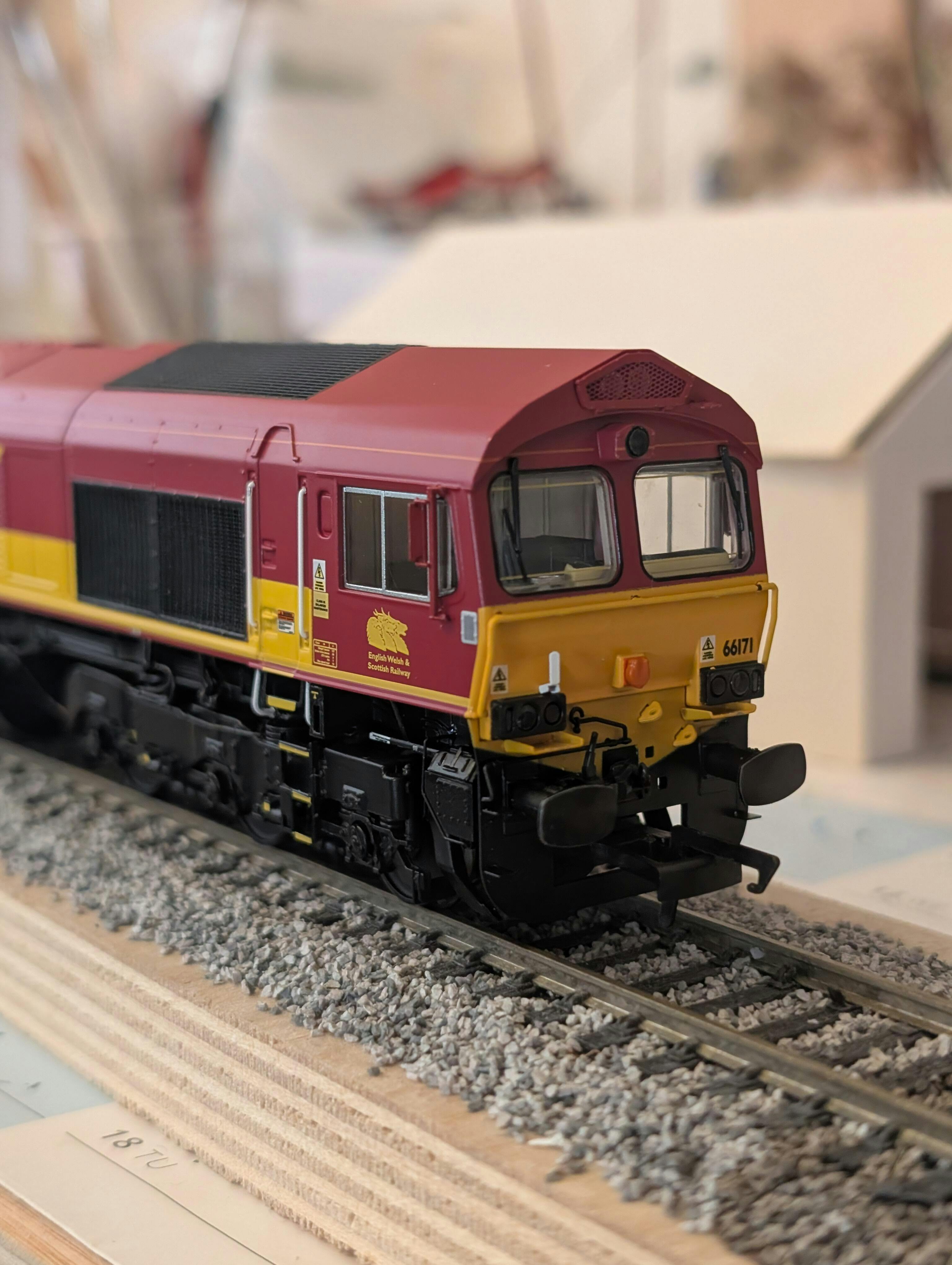 Class 66 - EWS Maroon - 66171 - DCC Sound Fitted – Accurascale