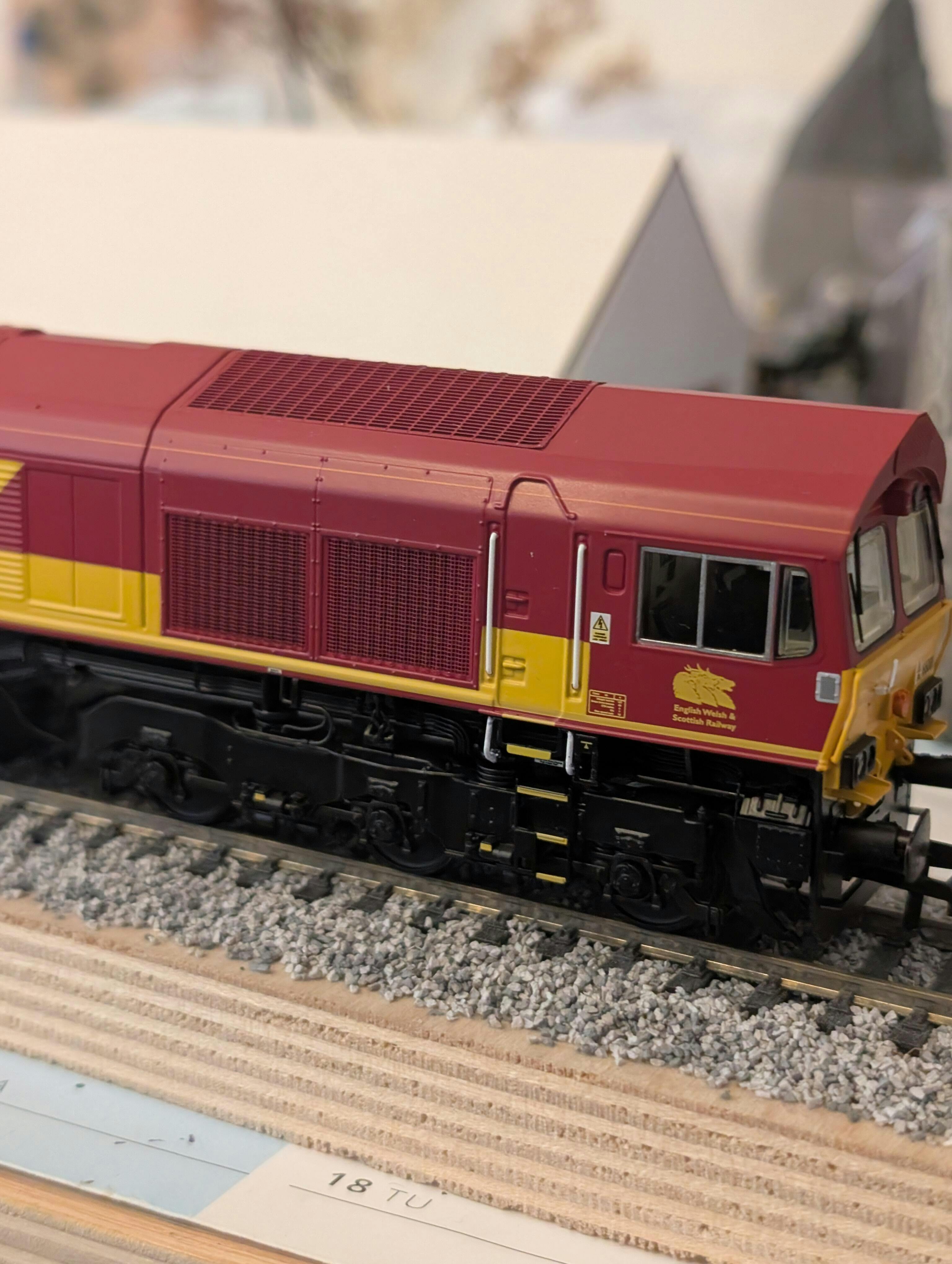 Class 66 - EWS Maroon - 66001 - DCC Sound Fitted – Accurascale