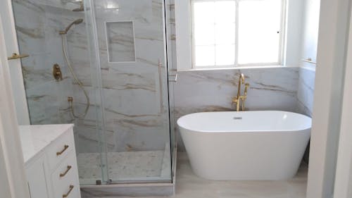 63" Durable Solid Surface Soaking Bathtub - Easy Clean, Long-Lasting Quality