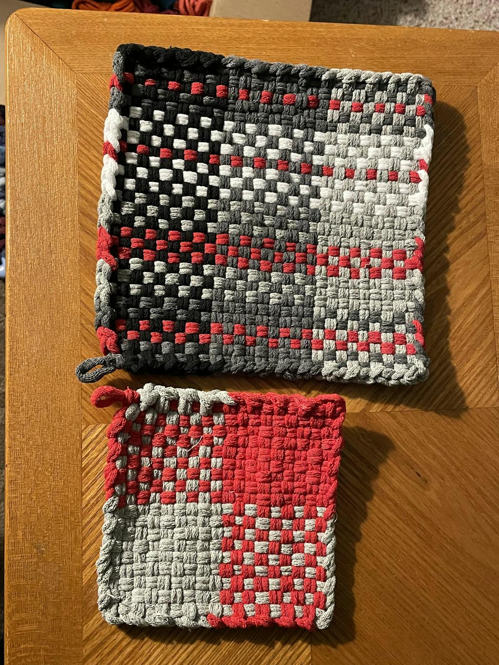 Acorns & Twigs Potholder DELUXE Loom by Friendly Loom™ (Traditional Size)