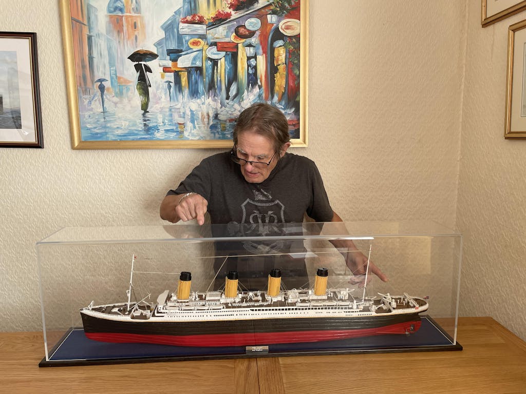 Model Ship Acrylic Display Case, Made to your Sizes Choice of Base