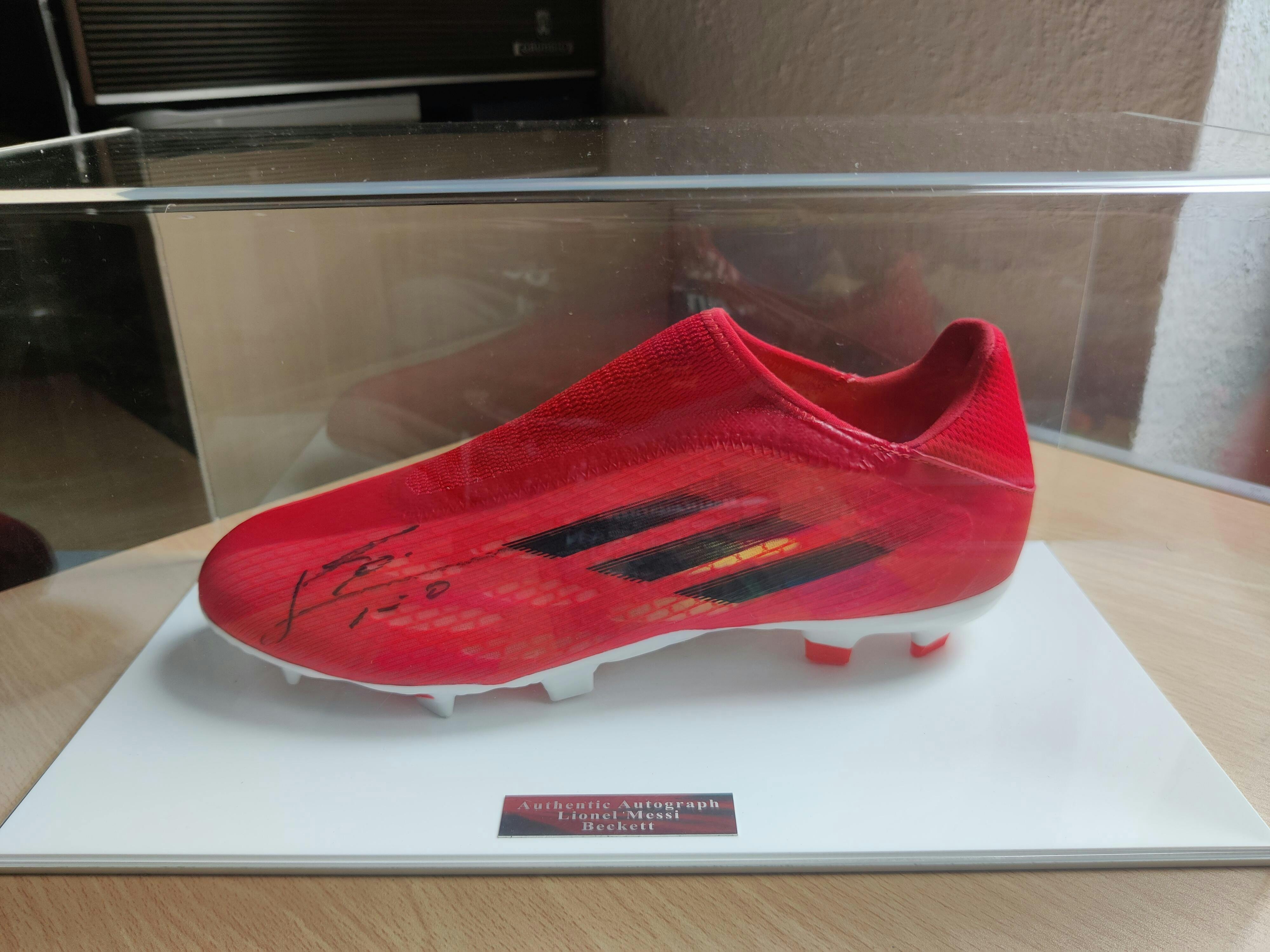 Single Football Boot Display Case with a Flat Acrylic Base (Choice of