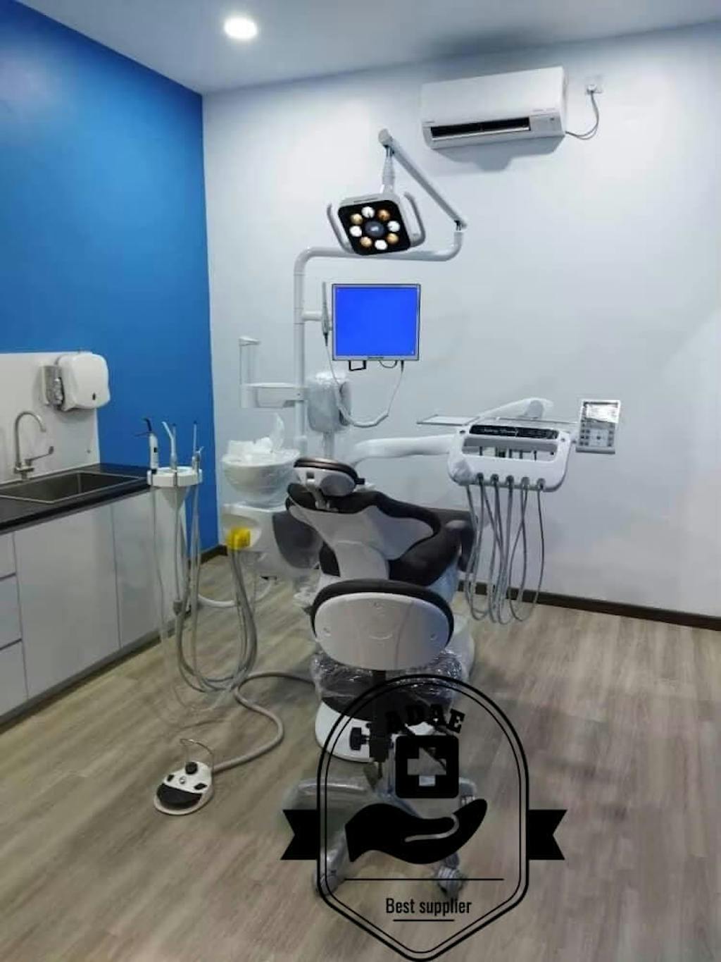 ADAE L40 dental unit with trinity disinfection system