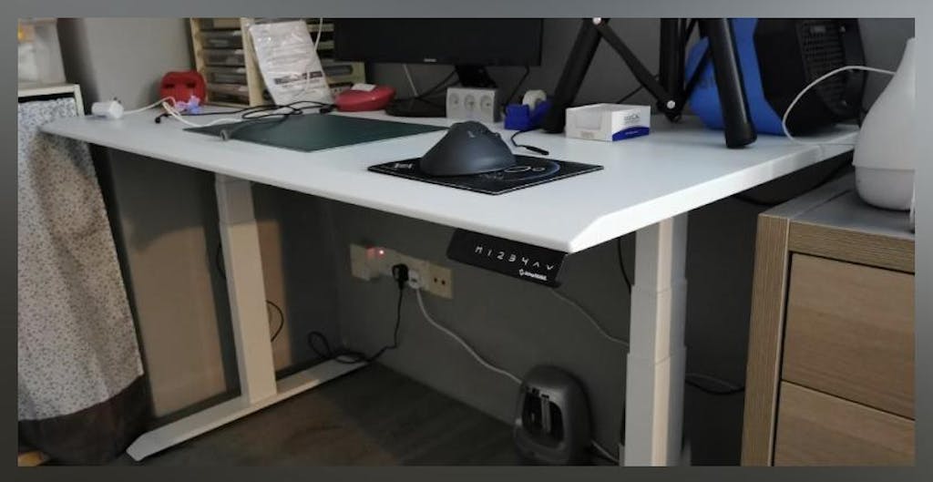(DELUXE LAMINATES) AdapTABLE Standing Desk Classic