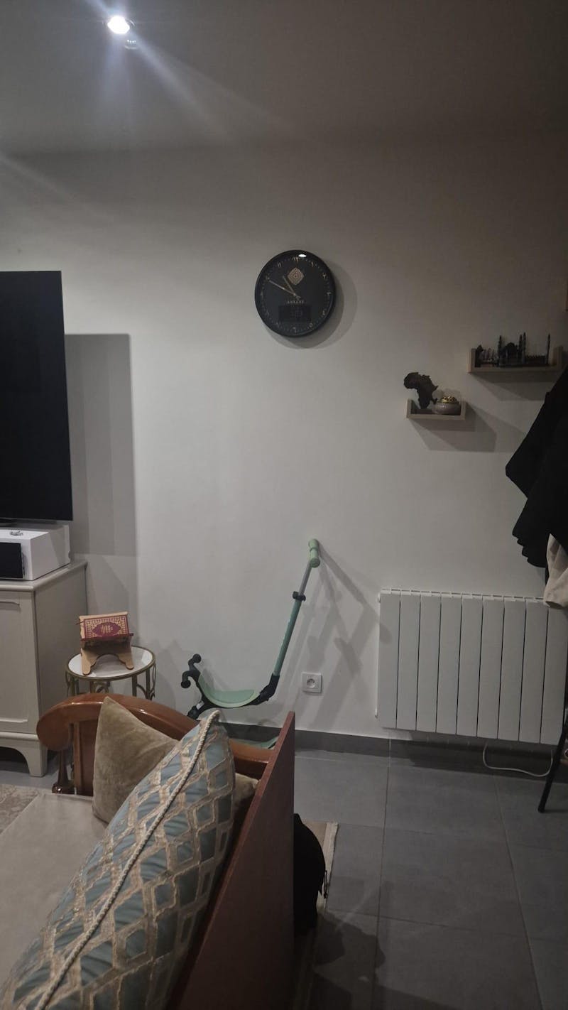 Horloge Adhan design moderne - Noire - Chiffres indiens