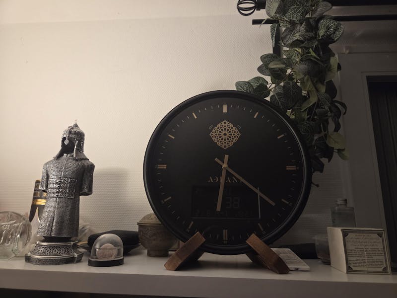 Support horloge en bois Adhani