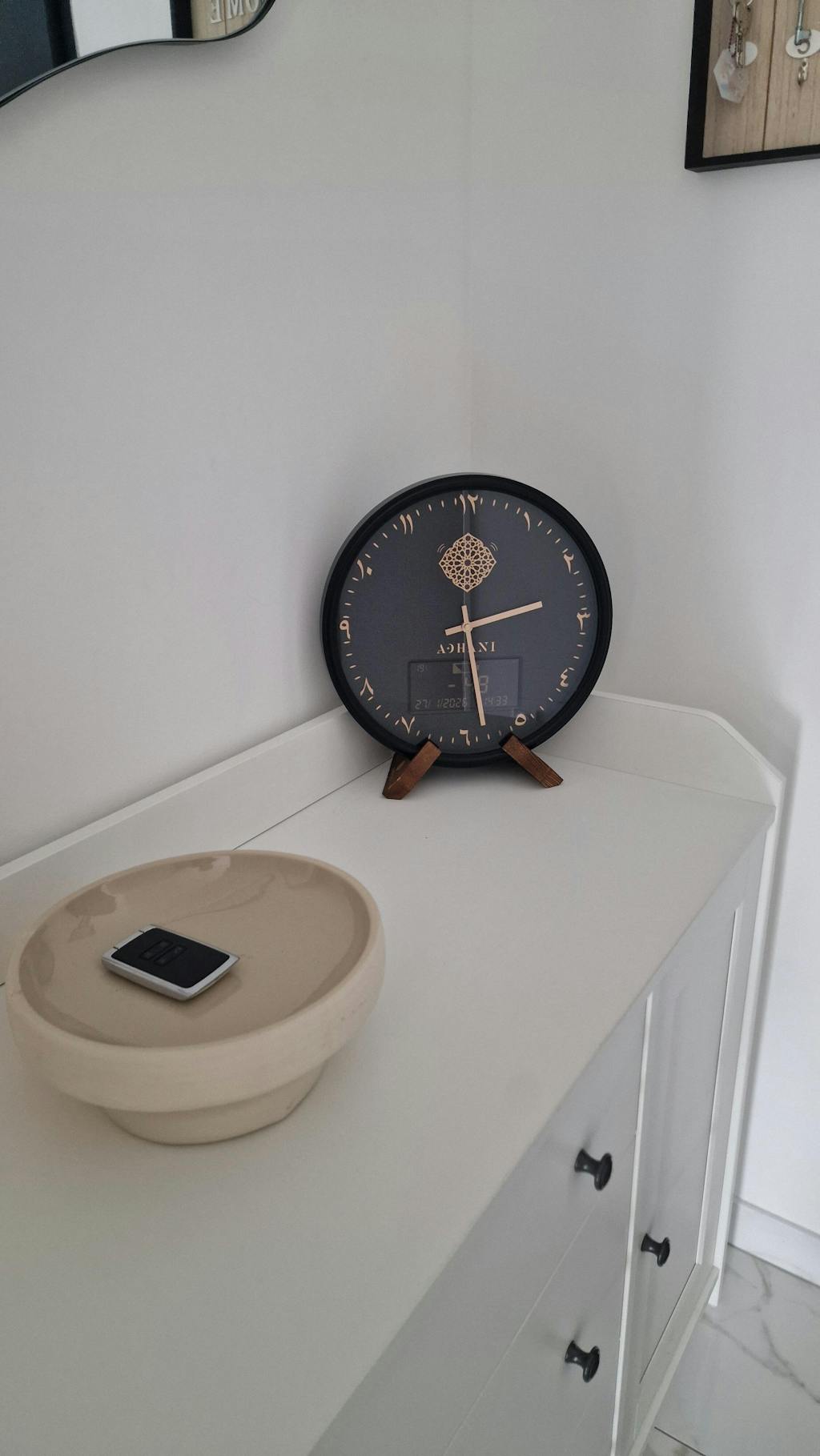 Horloge Adhan design moderne - Noire - Chiffres indiens