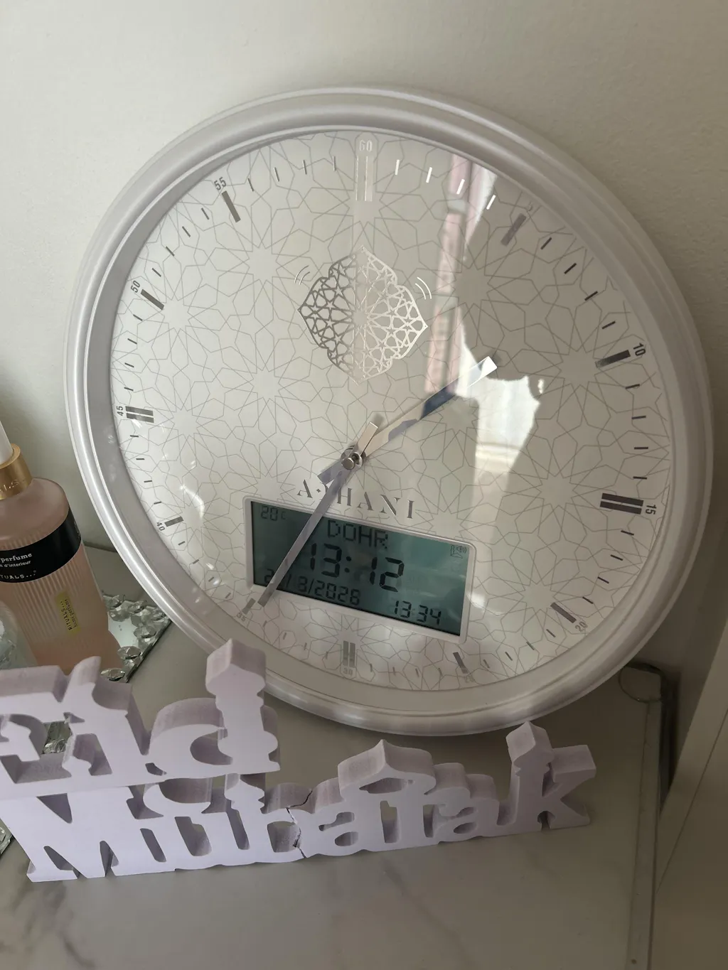Horloge Adhan design moderne - Blanche argentée - Chiffres romains