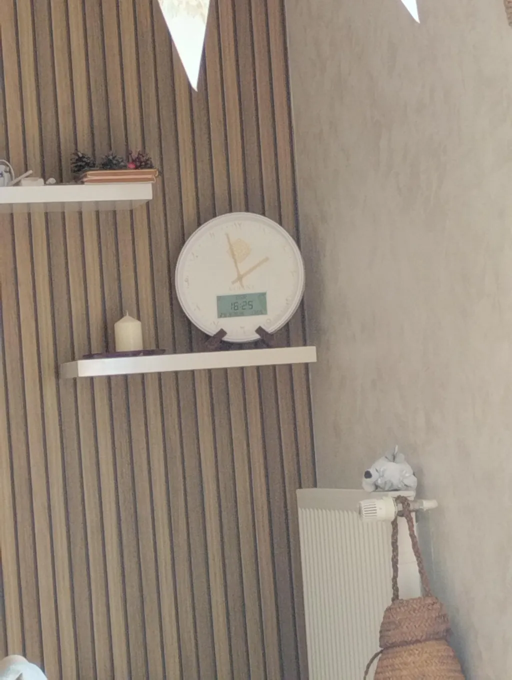 Support horloge en bois Adhani