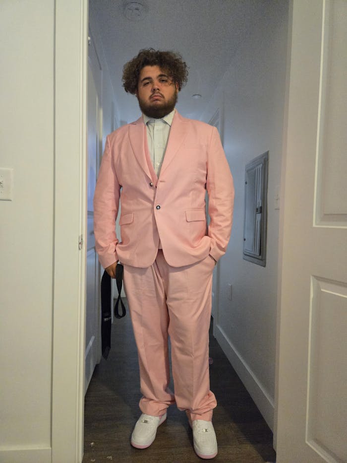 Aesido Pink Flat Peak Lapel 3 Pieces Mens Suit For Wedding (Blazer+vest+Pants)