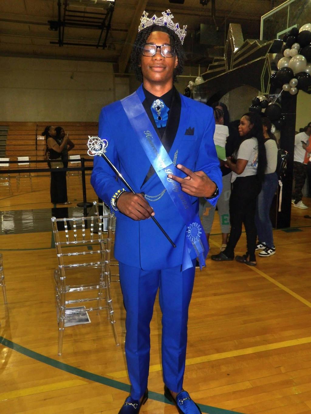 Aesido Men's Black 2-Piece Peak Lapel Tuxedo Suit – Blazer & Pants