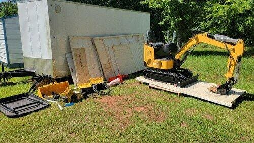 NW-12 | 13.5HP Mini Excavator B&S Engine with 6 Attachments