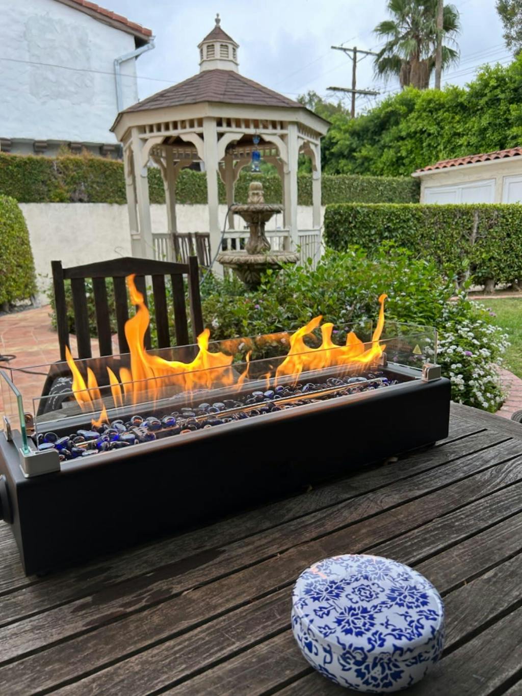 28-Inch Rectangle Fire Pit, 40000BTU Outdoor Propane Fire Pit, Wind-Resistant Firepits, Durable Iron Stylish Glass Beads Design