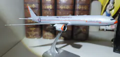 Fantasy Wings Airport Accessories Cargo Container Set DHL 1/400