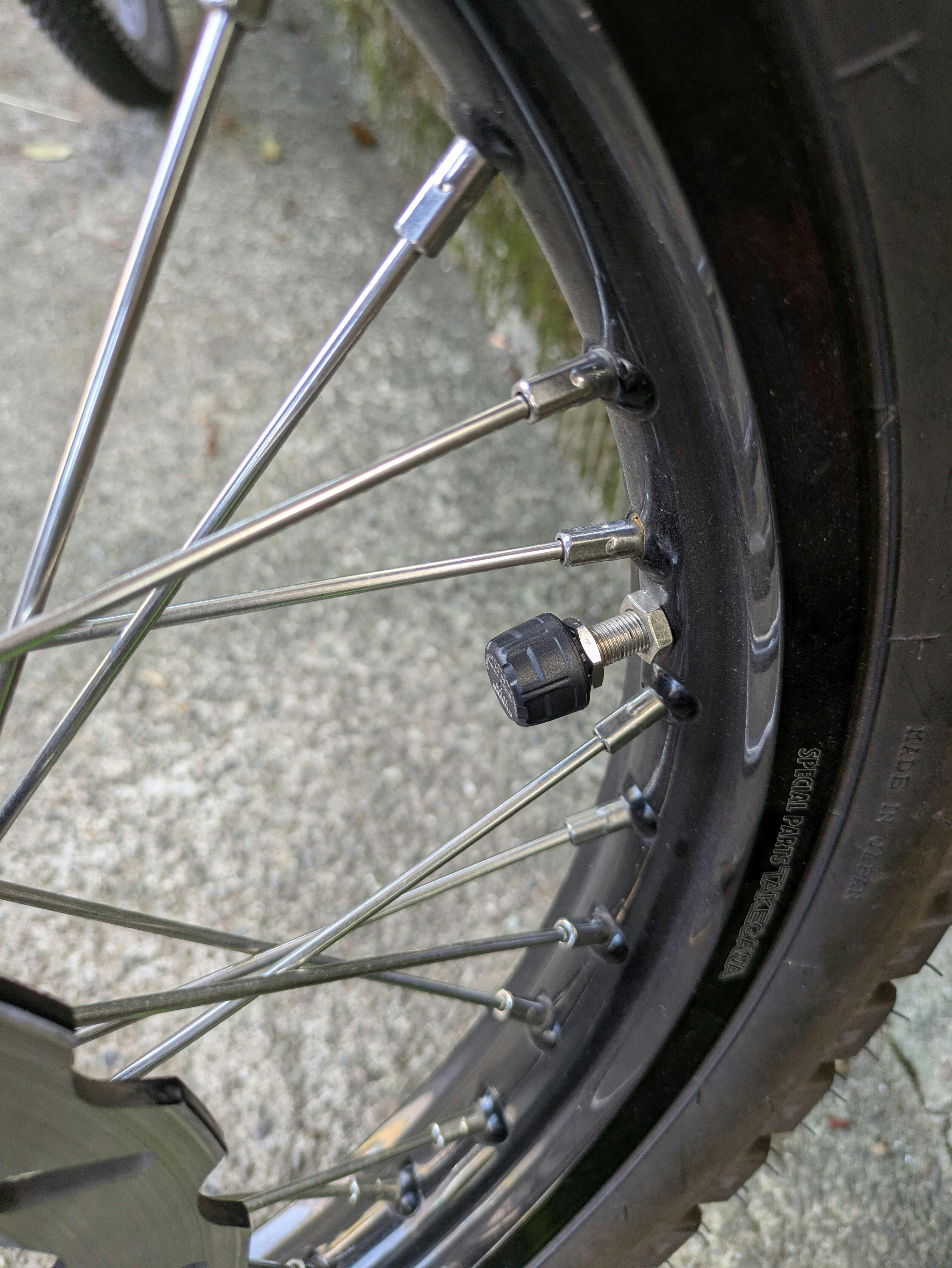 外付け式 バイクタイヤ専用空気圧センサー MFP0019 AIO-5 Lite
