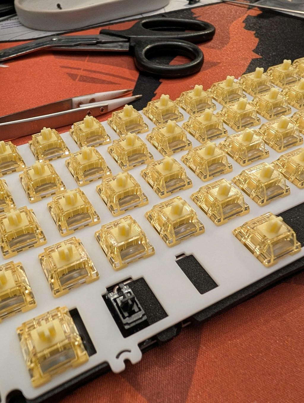 V5 Creamy Yellow Pro Switch (Linear, 45pcs)