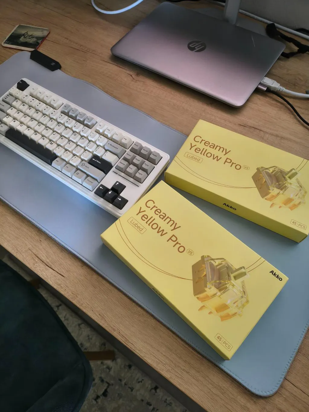 V5 Creamy Yellow Pro Switch (Linear, 45pcs)